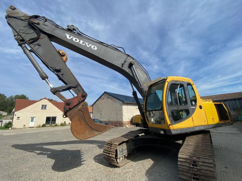 Volvo EC210 LC - Escavadora de rastos: foto 1 Volvo EC210 LC - Escavadora de rastos: foto 1