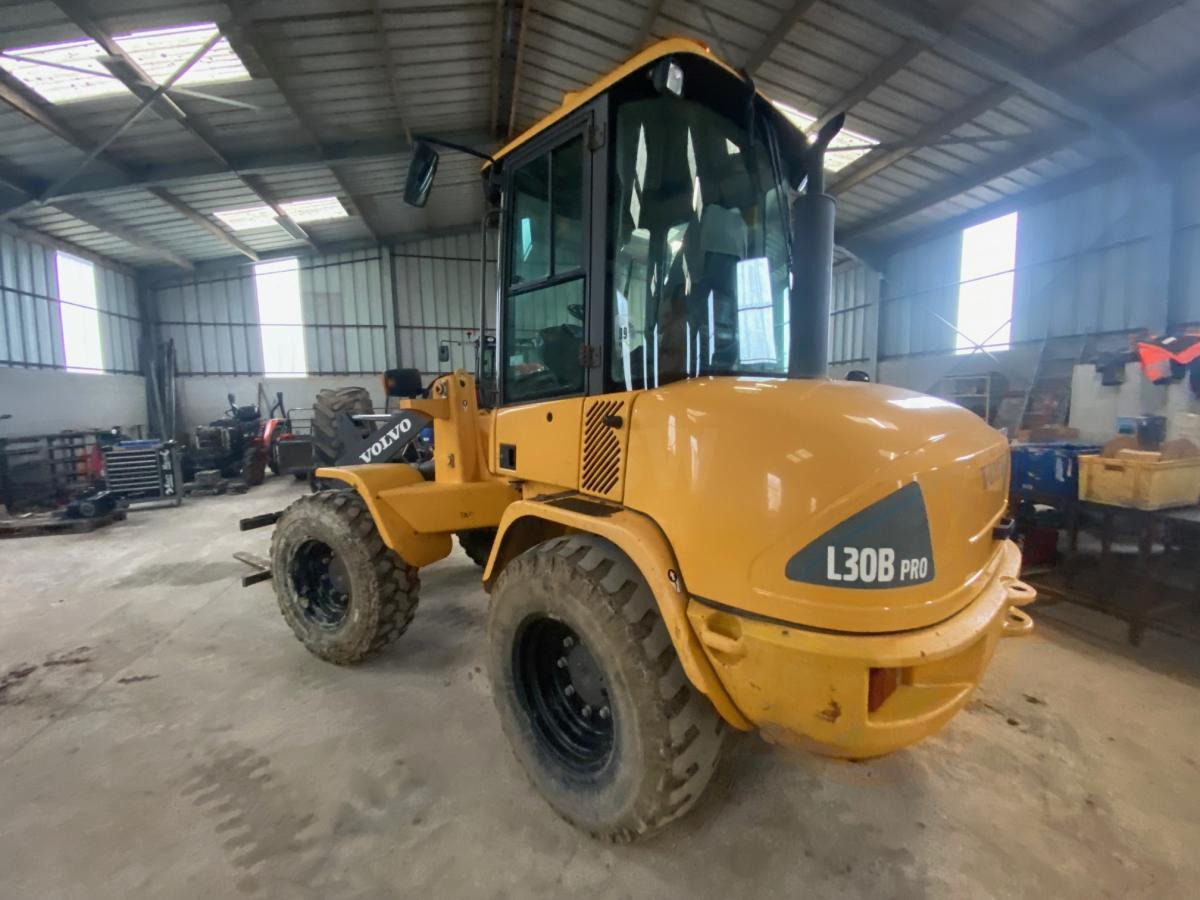 Volvo L 30 B ZX - Carregadora articulada: foto 4 Volvo L 30 B ZX - Carregadora articulada: foto 4