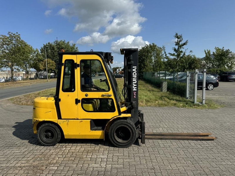 Hyundai 33D-7E - Empilhadeira a diesel: foto 4 Hyundai 33D-7E - Empilhadeira a diesel: foto 4