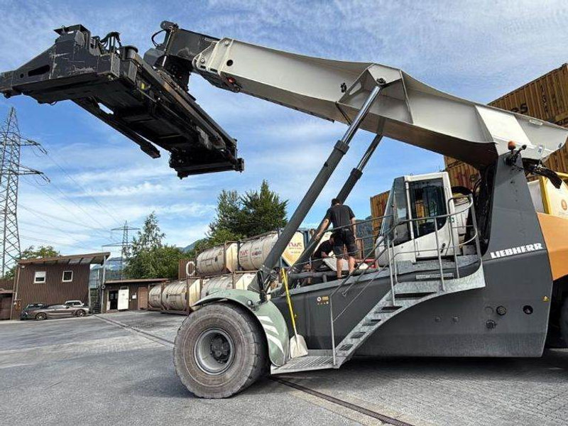 Liebherr LRS545 Intermodal - Reachstacker porta contentores: foto 2 Liebherr LRS545 Intermodal - Reachstacker porta contentores: foto 2