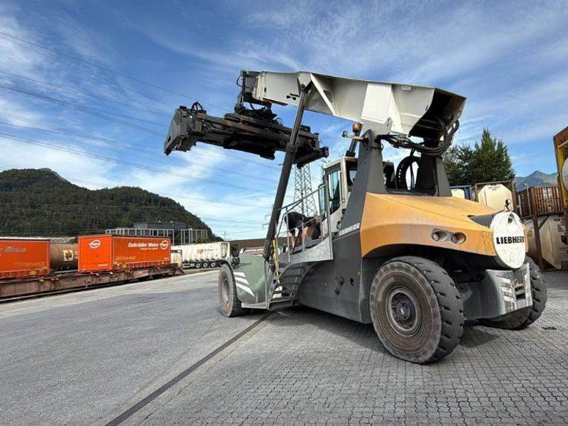 Liebherr LRS545 Intermodal - Reachstacker porta contentores: foto 1 Liebherr LRS545 Intermodal - Reachstacker porta contentores: foto 1