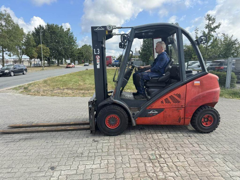 Linde H30D-02 - Empilhadeira a diesel: foto 1 Linde H30D-02 - Empilhadeira a diesel: foto 1