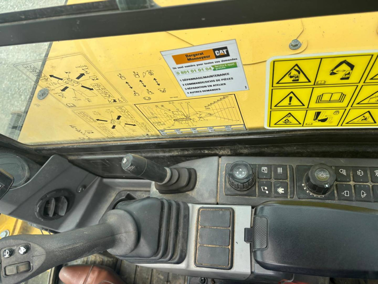 Escavadora de rastos CAT 305: foto 19