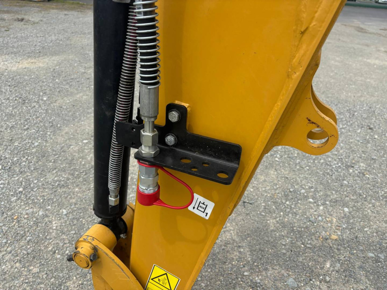 Escavadora de rastos CAT 305: foto 16