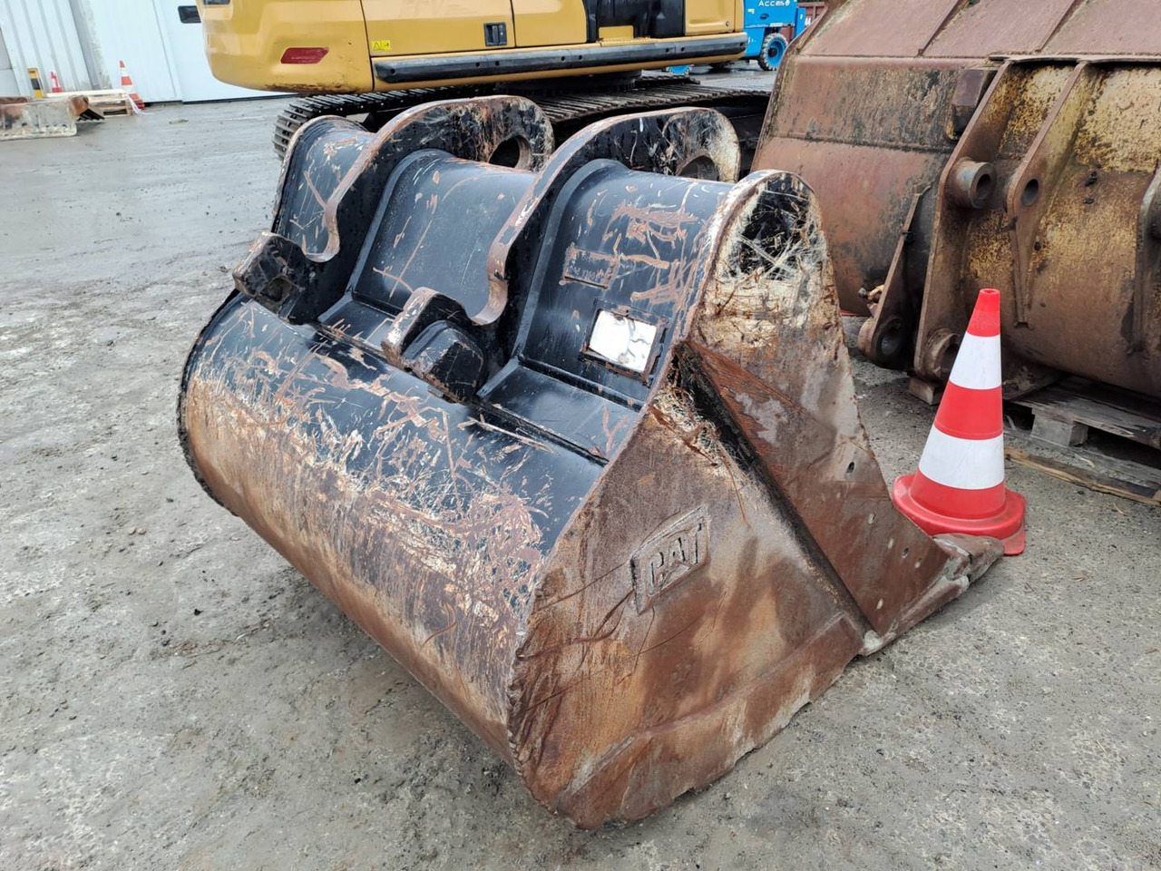 Escavadora de rastos CAT 323: foto 30