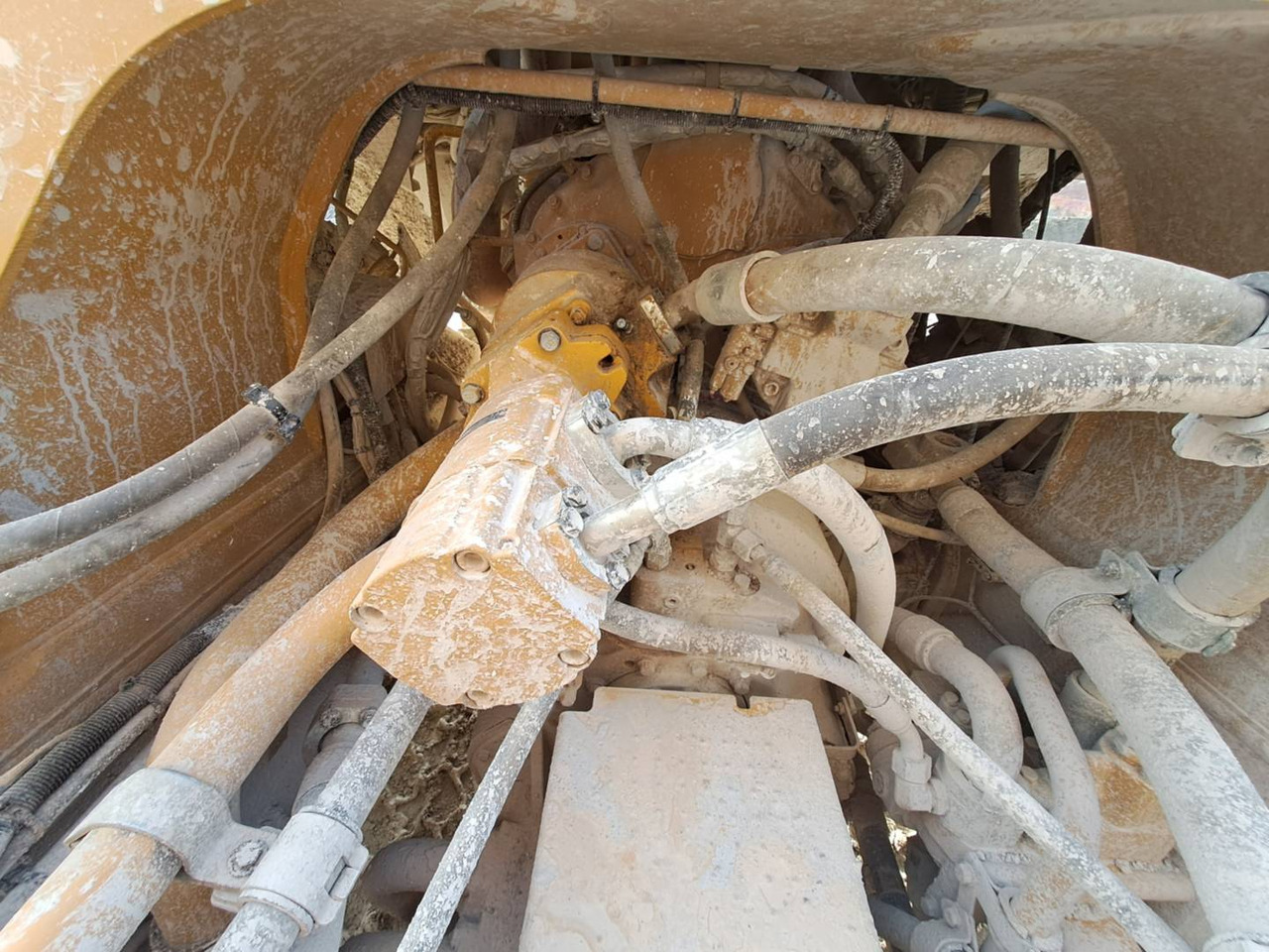 Caminhão fora de estrada CAT 777G: foto 13