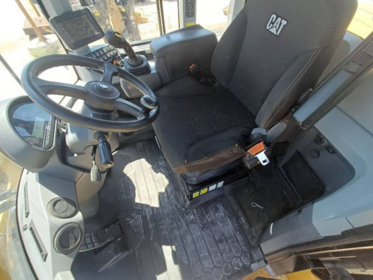 Pá carregadora de rodas CAT 938M: foto 18