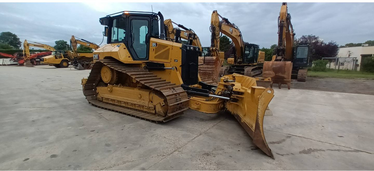 CAT D5 - Buldôzer: foto 2 CAT D5 - Buldôzer: foto 2