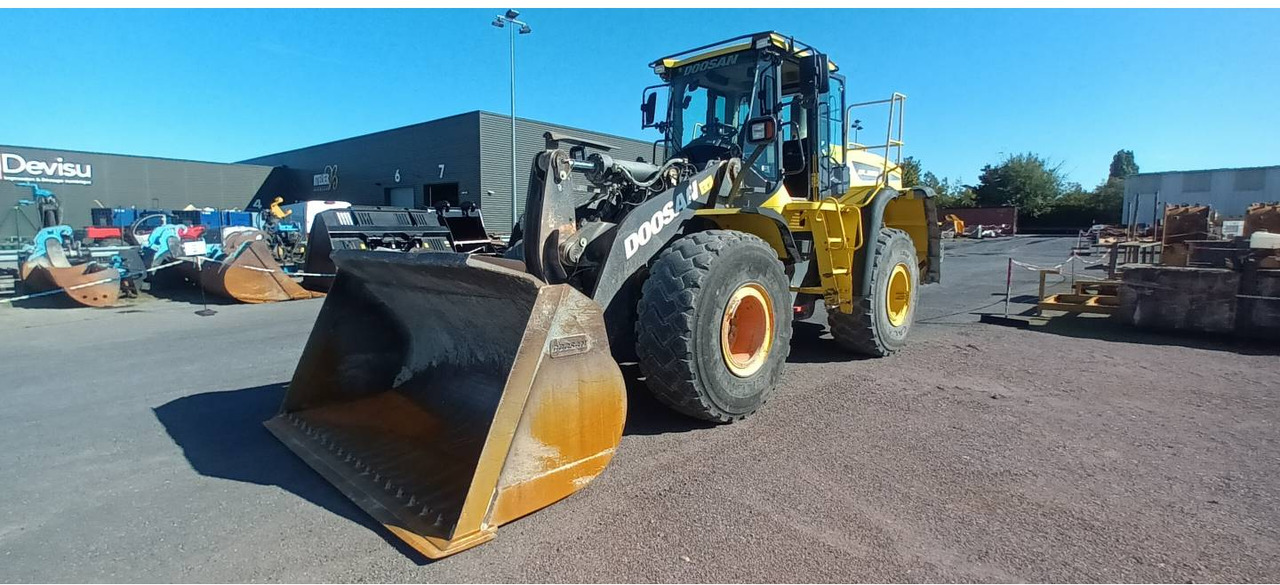 DOOSAN INFRACORE AMERICA CORP. DL300.5 - Pá carregadora de rodas: foto 1 DOOSAN INFRACORE AMERICA CORP. DL300.5 - Pá carregadora de rodas: foto 1