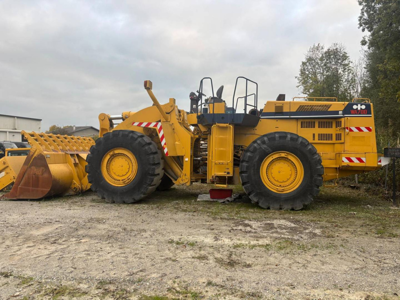 KOMATSU WA700 - Pá carregadora de rodas: foto 3 KOMATSU WA700 - Pá carregadora de rodas: foto 3
