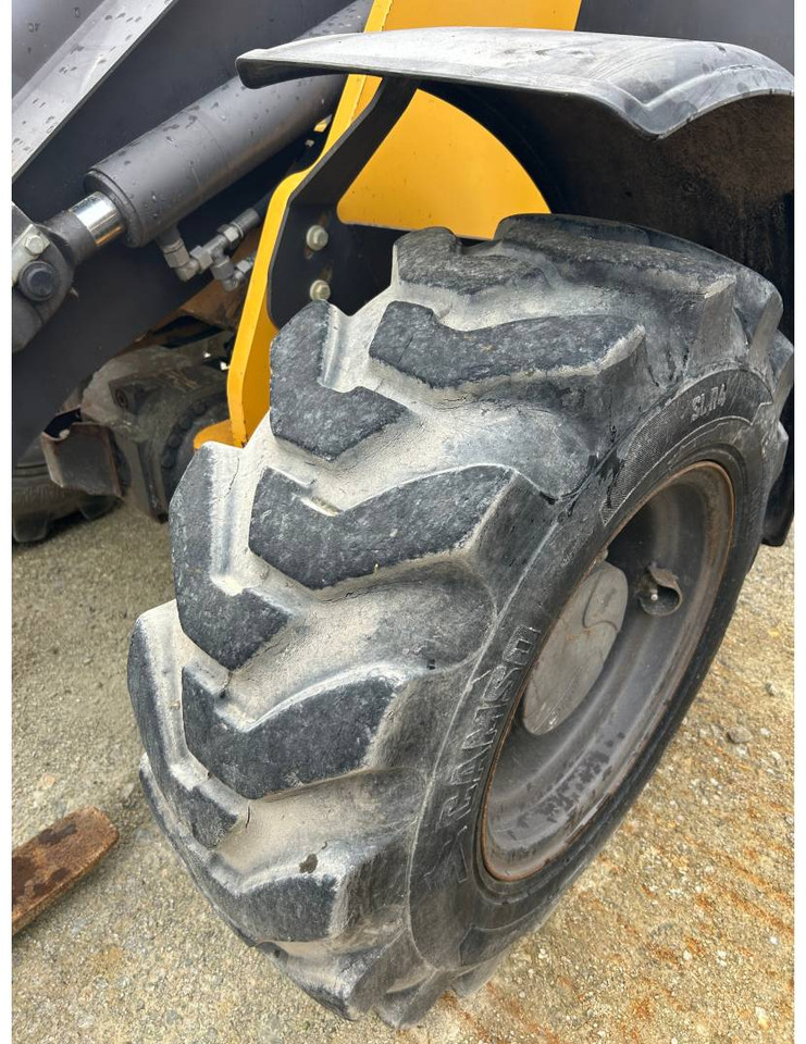 Pá carregadora de rodas MECALAC AX850: foto 7