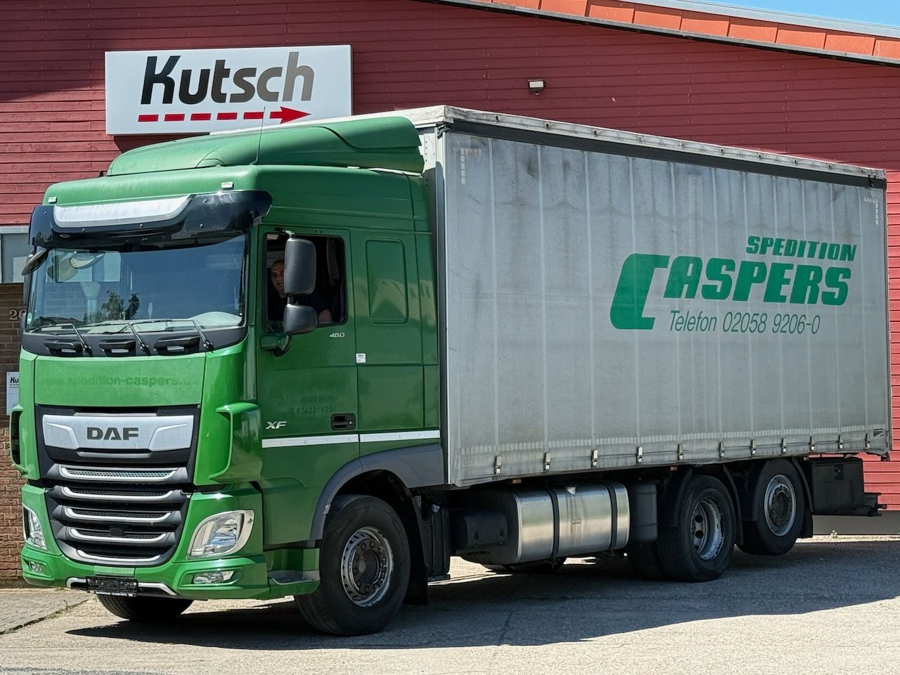 DAF XF 480 Plane 6x2 - Camião de lona: foto 1 DAF XF 480 Plane 6x2 - Camião de lona: foto 1