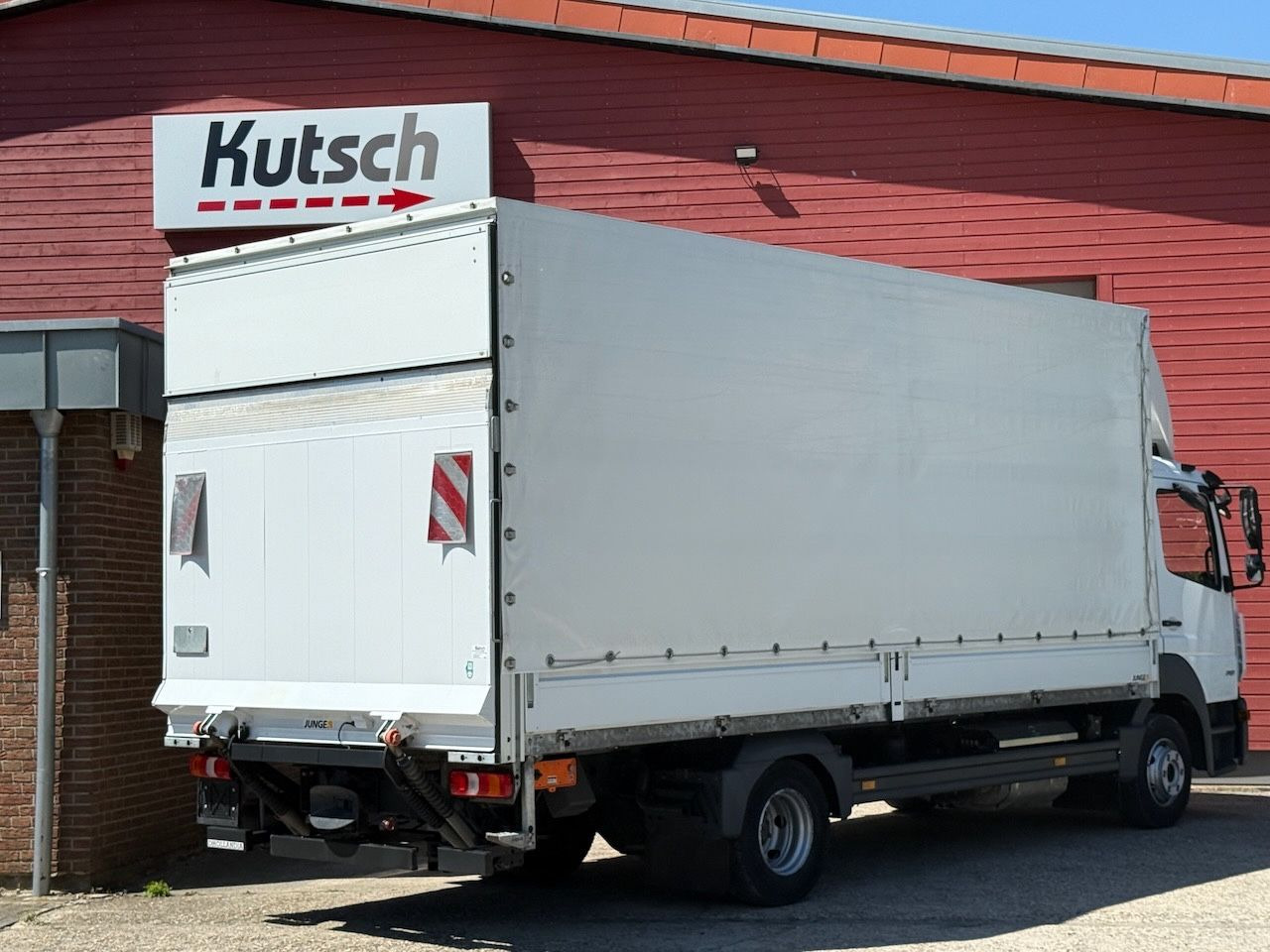 Mercedes-Benz Atego 818L Plane, Ladebordwand, Klima, AHK - Camião de lona: foto 3 Mercedes-Benz Atego 818L Plane, Ladebordwand, Klima, AHK - Camião de lona: foto 3