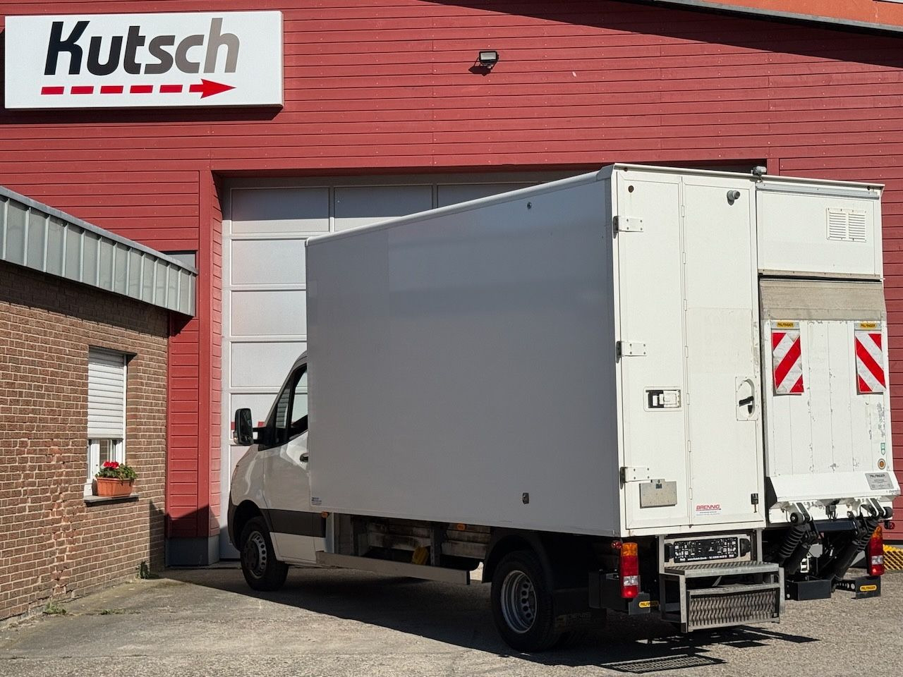 Mercedes-Benz Sprinter III Koffer 514 CDI Ladebordwand - Carrinha de contentor: foto 2 Mercedes-Benz Sprinter III Koffer 514 CDI Ladebordwand - Carrinha de contentor: foto 2