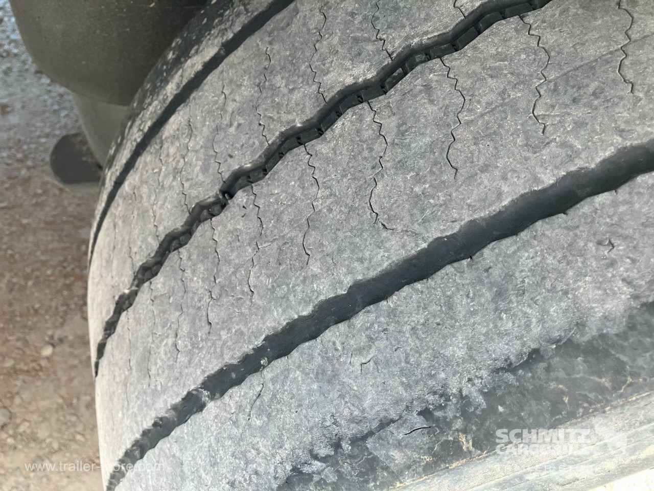 SCHMITZ Semiremolque Frigo Standard - Semi-reboque isotérmico: foto 4 SCHMITZ Semiremolque Frigo Standard - Semi-reboque isotérmico: foto 4