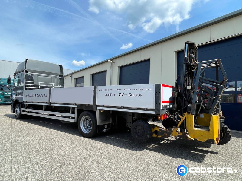 DAF CF 85 .360 4x2 Euro 5 - Open laadbak - Bouwjaar 2012 - Kooi-aap meeneemheftruck - Camião de caixa aberta/ Plataforma: foto 3 DAF CF 85 .360 4x2 Euro 5 - Open laadbak - Bouwjaar 2012 - Kooi-aap meeneemheftruck - Camião de caixa aberta/ Plataforma: foto 3