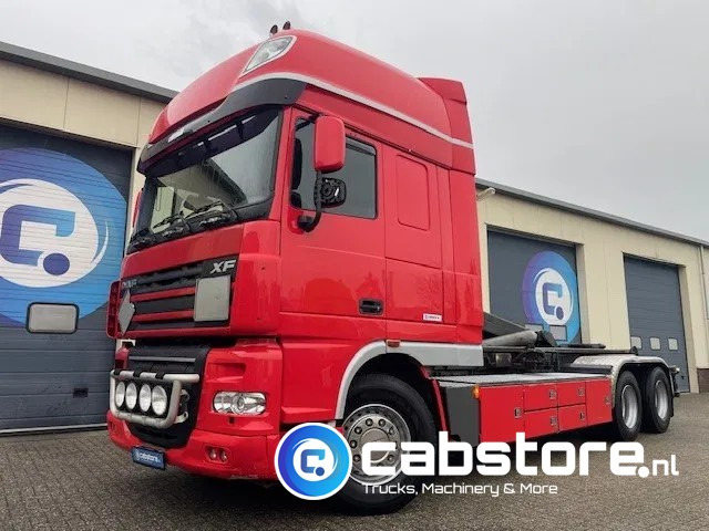 DAF XF 105 .460 FAS Euro 5 - Haakarmsysteem - Hooklift - Abrolkipper - Year 2006 - TUV 05-2025 - Camião polibenne: foto 1 DAF XF 105 .460 FAS Euro 5 - Haakarmsysteem - Hooklift - Abrolkipper - Year 2006 - TUV 05-2025 - Camião polibenne: foto 1