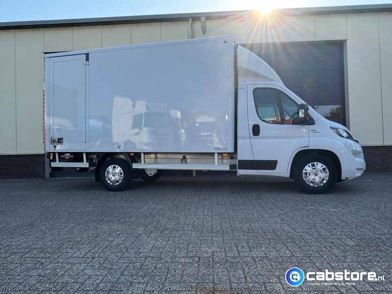 Fiat Ducato 2.3 Multijet 160 Pk Euro 6 - Bouwjaar 2021 - Handgeschakeld 6 speed - Airco - 3 zitplaatsen - Laadklep - Camião furgão: foto 5 Fiat Ducato 2.3 Multijet 160 Pk Euro 6 - Bouwjaar 2021 - Handgeschakeld 6 speed - Airco - 3 zitplaatsen - Laadklep - Camião furgão: foto 5