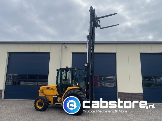 JCB 930 Off-Road forklift - Ruwterrein heftruck -Bouwjaar 2008 - 4x4 - 4WD - Side shift - Vorkverstelling - 550 cm hefhoogte - Empilhador todo-o-terreno: foto 3 JCB 930 Off-Road forklift - Ruwterrein heftruck -Bouwjaar 2008 - 4x4 - 4WD - Side shift - Vorkverstelling - 550 cm hefhoogte - Empilhador todo-o-terreno: foto 3
