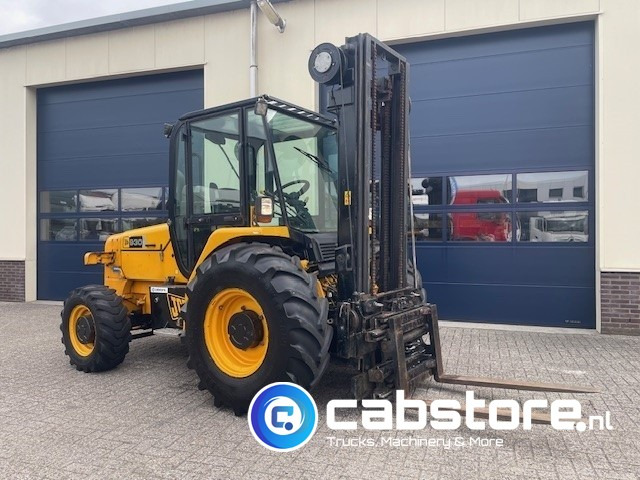 JCB 930 Off-Road forklift - Ruwterrein heftruck -Bouwjaar 2008 - 4x4 - 4WD - Side shift - Vorkverstelling - 550 cm hefhoogte - Empilhador todo-o-terreno: foto 2 JCB 930 Off-Road forklift - Ruwterrein heftruck -Bouwjaar 2008 - 4x4 - 4WD - Side shift - Vorkverstelling - 550 cm hefhoogte - Empilhador todo-o-terreno: foto 2