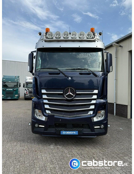 Mercedes-Benz ACTROS 3663 Euro 6 - 8x2 - RETARDER - Bouwjaar 09-2017 - 30 Ton's Container Kabelsysteem - Km 476.892 - Good condition - Camião com sistema de cabo: foto 4 Mercedes-Benz ACTROS 3663 Euro 6 - 8x2 - RETARDER - Bouwjaar 09-2017 - 30 Ton's Container Kabelsysteem - Km 476.892 - Good condition - Camião com sistema de cabo: foto 4