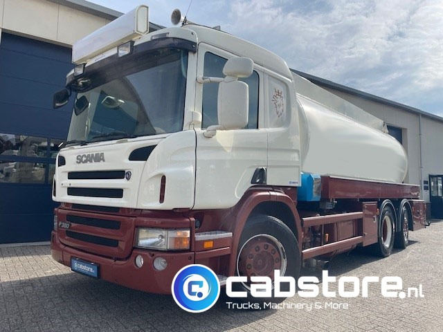 Scania P 380 B 6X2*4 HNA - RETARDER - Tankwagen olie - Olietank - ADR - 16.920 liter - Bouwjaar 2007 - Km 881.924 - Caminhão tanque: foto 2 Scania P 380 B 6X2*4 HNA - RETARDER - Tankwagen olie - Olietank - ADR - 16.920 liter - Bouwjaar 2007 - Km 881.924 - Caminhão tanque: foto 2