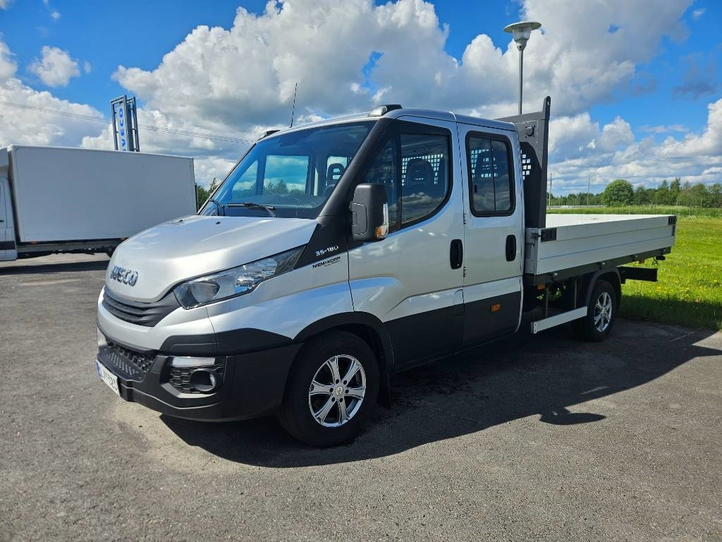 Iveco Daily 35S18, 7hlö kevyt ka - Carrinha de caixa aberta, Carrinha cabine dupla: foto 1 Iveco Daily 35S18, 7hlö kevyt ka - Carrinha de caixa aberta, Carrinha cabine dupla: foto 1