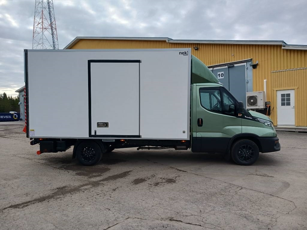 Iveco Daily 35S18A8  - Furgão: foto 5 Iveco Daily 35S18A8  - Furgão: foto 5