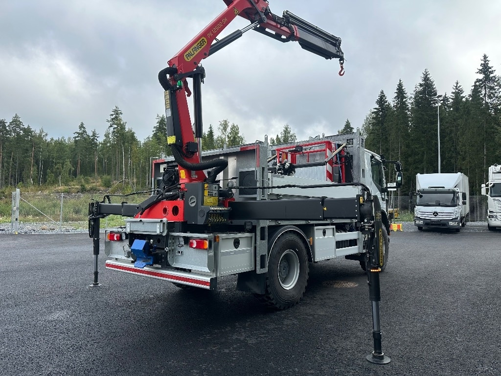Iveco Eurocargo ML150E28 4x4 sähkölaitos varustein - Camião grua: foto 3 Iveco Eurocargo ML150E28 4x4 sähkölaitos varustein - Camião grua: foto 3