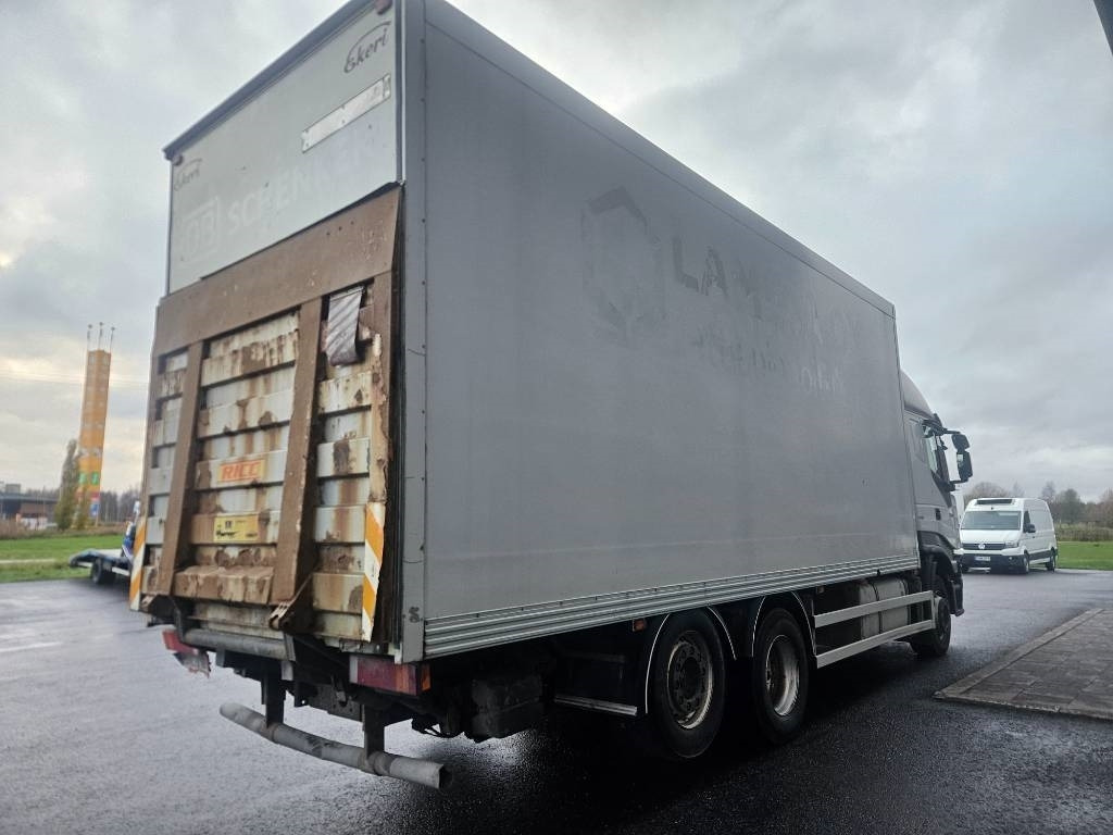 Iveco Stralis 6x2 - Camião furgão: foto 3 Iveco Stralis 6x2 - Camião furgão: foto 3