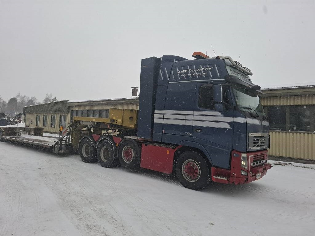 Volvo FH16 700 8x4 XXL GLOBE + Faymonville 4aks kehto - Tractor: foto 3 Volvo FH16 700 8x4 XXL GLOBE + Faymonville 4aks kehto - Tractor: foto 3