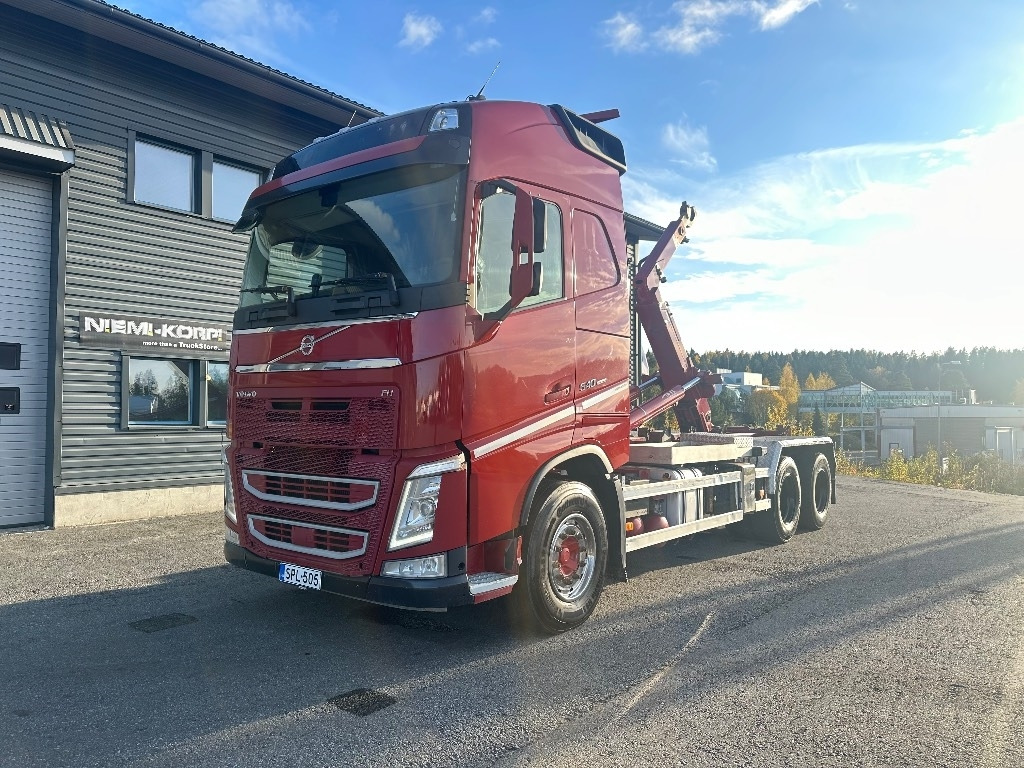 Volvo FH13 540 6x4 - Camião polibenne: foto 1 Volvo FH13 540 6x4 - Camião polibenne: foto 1