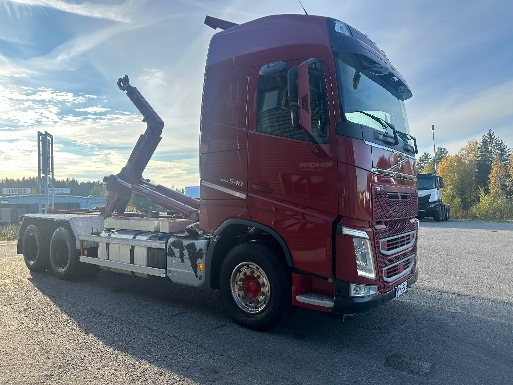 Volvo FH13 540 6x4 - Camião polibenne: foto 3 Volvo FH13 540 6x4 - Camião polibenne: foto 3