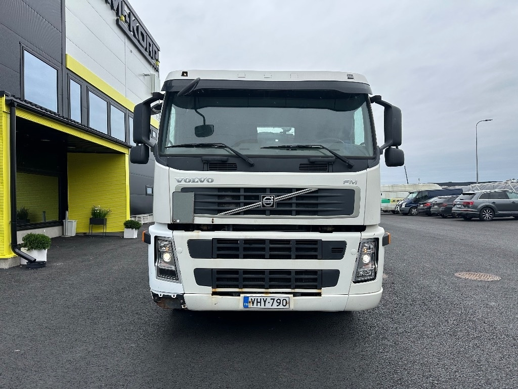 Volvo FM9 4x2 vaijerilaitteilla - Camião multibenne: foto 2 Volvo FM9 4x2 vaijerilaitteilla - Camião multibenne: foto 2