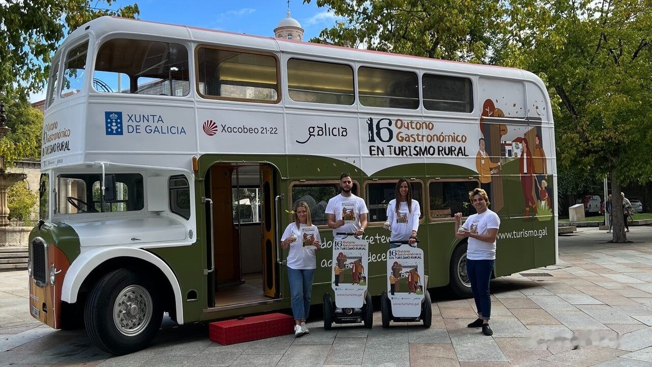 British Bus Bristol Lodekka FLF promotional exhibition unit - Ônibus panorâmico: foto 2 British Bus Bristol Lodekka FLF promotional exhibition unit - Ônibus panorâmico: foto 2