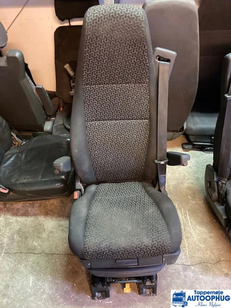 Scania 2421529 LH sæde - Cabine e interior por Camião: foto 2 Scania 2421529 LH sæde - Cabine e interior por Camião: foto 2