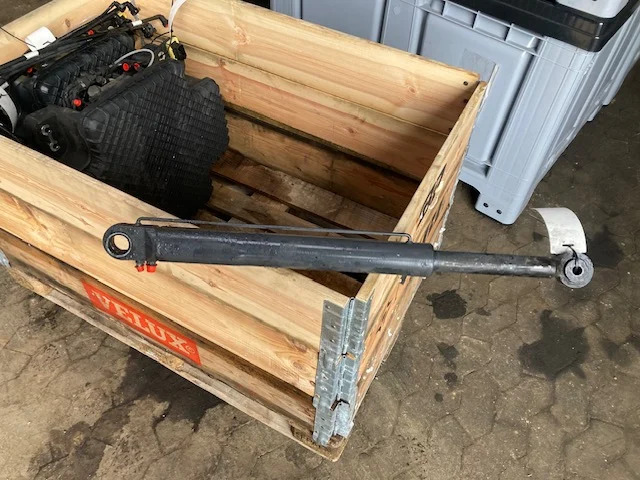 Scania Cab tilt cylinder – Scania 2567559 - Cabine e interior por Camião: foto 1 Scania Cab tilt cylinder – Scania 2567559 - Cabine e interior por Camião: foto 1