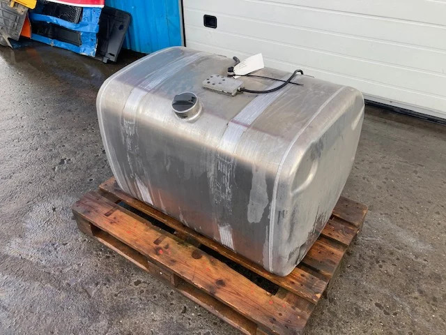 Scania Diesel tank – Scania 2713470 - Tanque de combustível por Camião: foto 1 Scania Diesel tank – Scania 2713470 - Tanque de combustível por Camião: foto 1