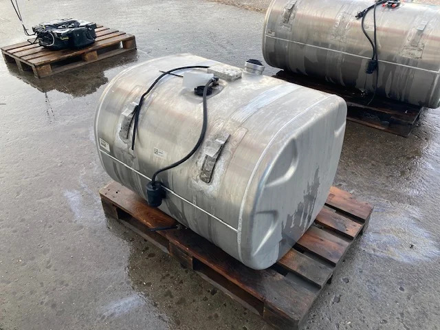 Scania Diesel tank – Scania 2713470 - Tanque de combustível por Camião: foto 3 Scania Diesel tank – Scania 2713470 - Tanque de combustível por Camião: foto 3