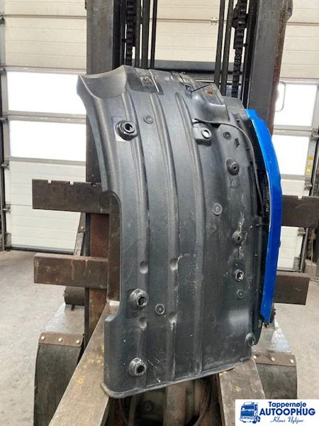 Scania Forskærm Scania 2599543 , 2334727 - Carroceria e exterior por Camião: foto 1 Scania Forskærm Scania 2599543 , 2334727 - Carroceria e exterior por Camião: foto 1