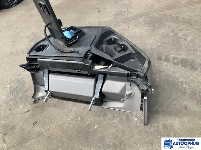 Scania Midterkonsol – Scania 2901429 - Cabine e interior por Camião: foto 5 Scania Midterkonsol – Scania 2901429 - Cabine e interior por Camião: foto 5