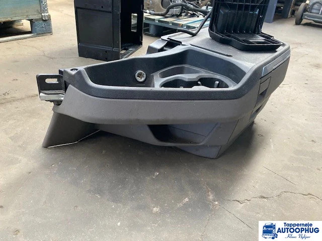 Scania Midterkonsol – Scania 2901429 - Cabine e interior por Camião: foto 3 Scania Midterkonsol – Scania 2901429 - Cabine e interior por Camião: foto 3