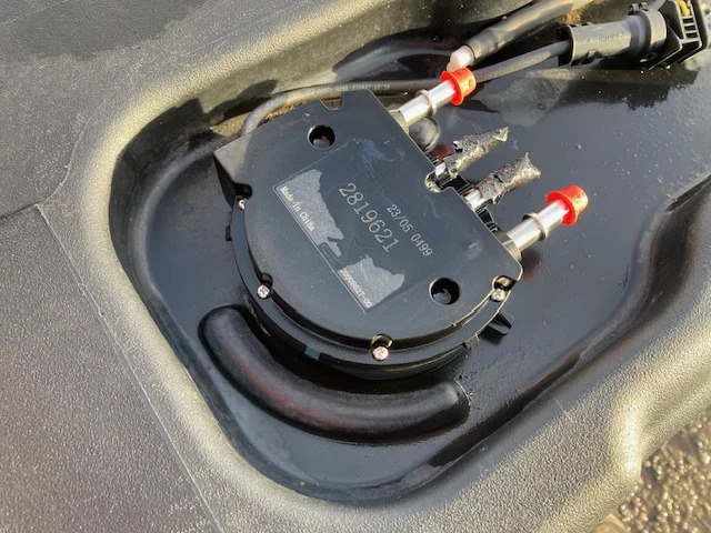 Scania Reductant pick-up unit – Scania 2819621 - Sistema elétrico por Camião: foto 1 Scania Reductant pick-up unit – Scania 2819621 - Sistema elétrico por Camião: foto 1