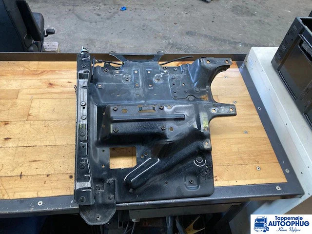 Scania Skærmbeslag Scania 2608169 - Carroceria e exterior por Camião: foto 1 Scania Skærmbeslag Scania 2608169 - Carroceria e exterior por Camião: foto 1