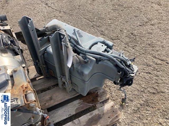 Scania adblue tank – reductant tank Scania 2196094 - Tanque para AdBlue por Camião: foto 2 Scania adblue tank – reductant tank Scania 2196094 - Tanque para AdBlue por Camião: foto 2