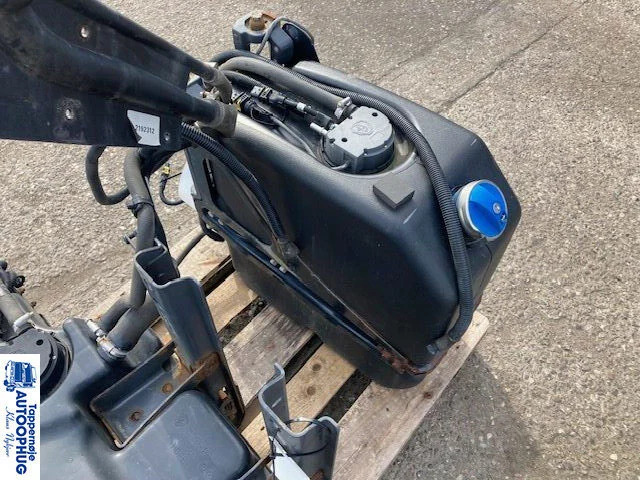 Scania adblue tank – reductant tank Scania 2919673 - Tanque para AdBlue por Camião: foto 2 Scania adblue tank – reductant tank Scania 2919673 - Tanque para AdBlue por Camião: foto 2