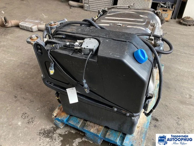 Scania adblue tank / reductant tank scania 2393232 - Tanque para AdBlue por Camião: foto 1 Scania adblue tank / reductant tank scania 2393232 - Tanque para AdBlue por Camião: foto 1