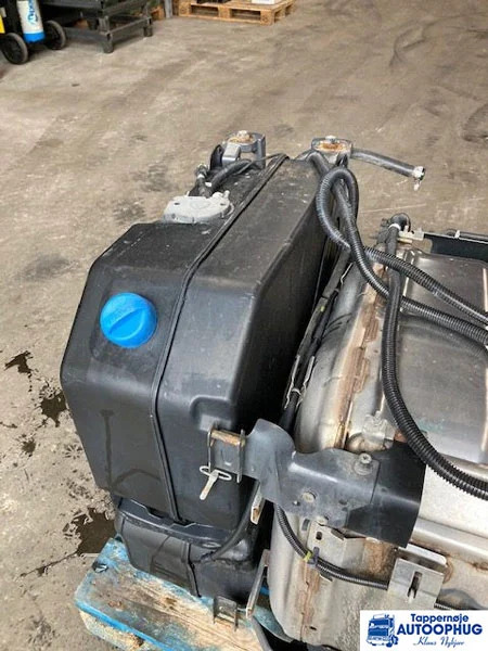 Scania adblue tank / reductant tank scania 2393232 - Tanque para AdBlue por Camião: foto 2 Scania adblue tank / reductant tank scania 2393232 - Tanque para AdBlue por Camião: foto 2
