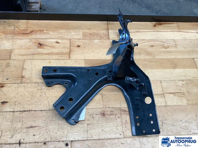 Scania lygte og trinholder Scania 2790473 - Carroceria e exterior por Camião: foto 2 Scania lygte og trinholder Scania 2790473 - Carroceria e exterior por Camião: foto 2