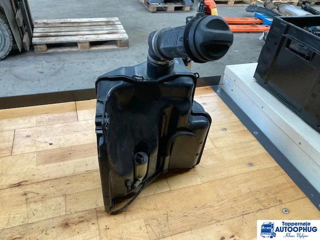 Scania sprinkler beholder Scania 2707037 - Carroceria e exterior por Camião: foto 1 Scania sprinkler beholder Scania 2707037 - Carroceria e exterior por Camião: foto 1